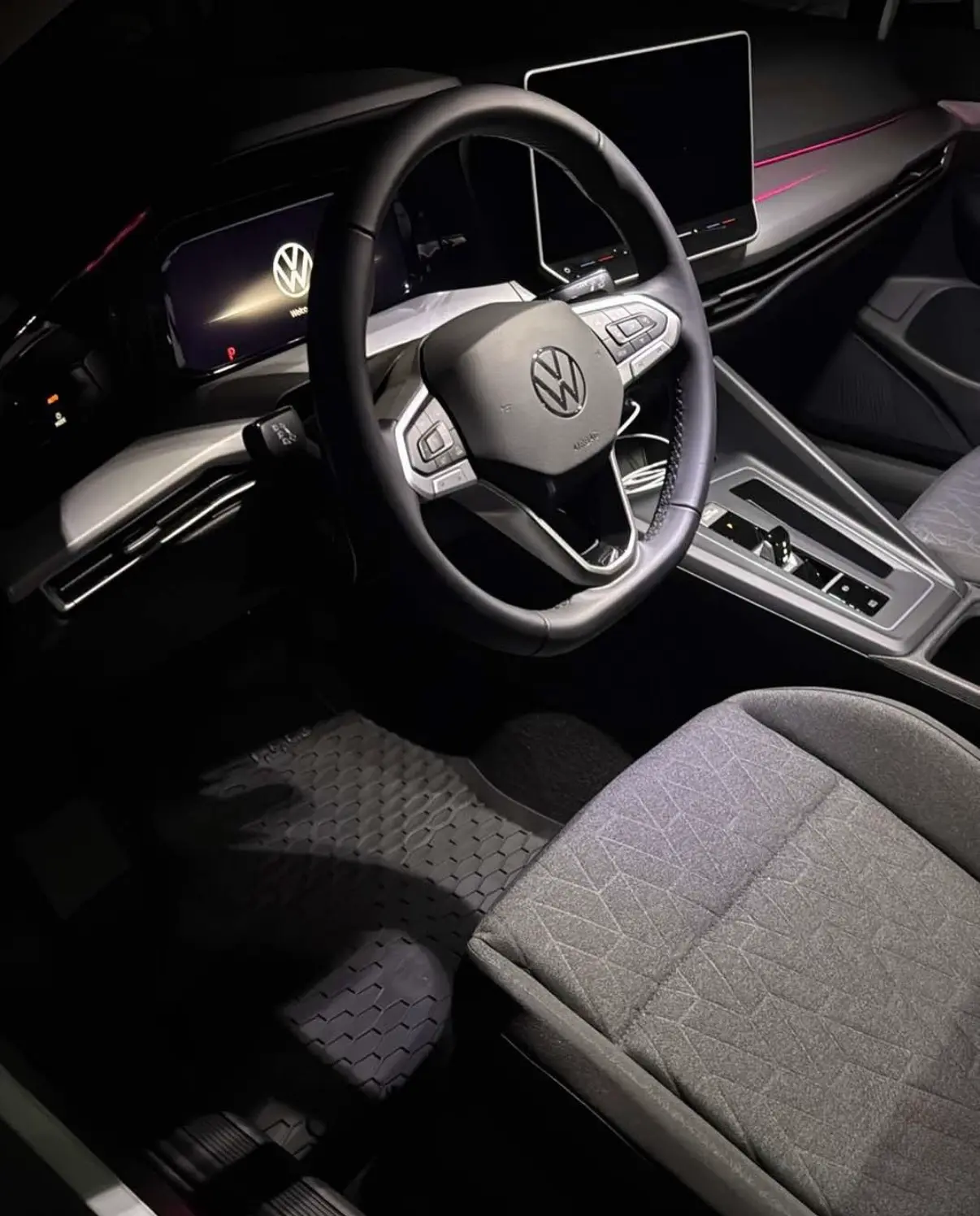 VW GOLF 8 (2019-) — Слика 2